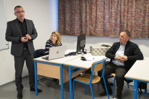 007 Rdeci kriz Foto atelje Postojna